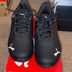 Puma Men's Black and White Sneakers